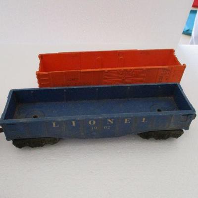 Lot 198 - Lionel Train Cars & Parts