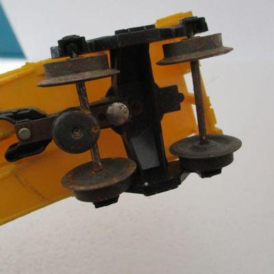 Lot 198 - Lionel Train Cars & Parts