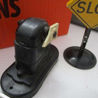 Lot 200 - Lionel Train Accessories - Bridge Parts - Signs