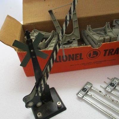 Lot 200 - Lionel Train Accessories - Bridge Parts - Signs