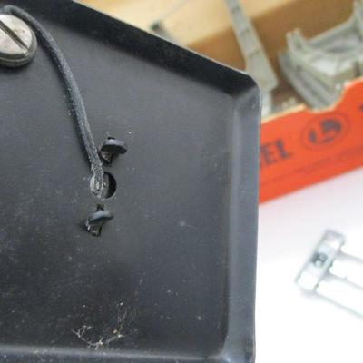 Lot 200 - Lionel Train Accessories - Bridge Parts - Signs