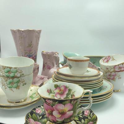 Lot 172- Tea Cup Sets