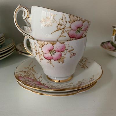 Lot 172- Tea Cup Sets