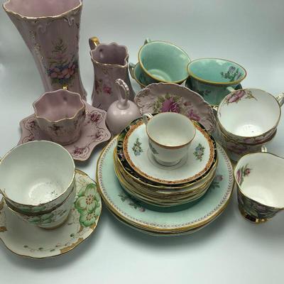 Lot 172- Tea Cup Sets
