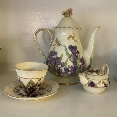 Lot 173- Newer China