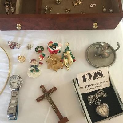 Lot # 97 Costume Jewelry Lot 