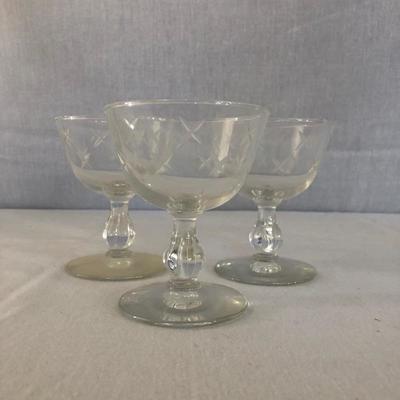 Lot 191- Etched Glass