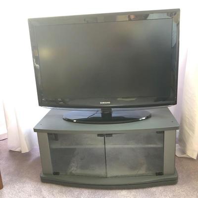 Lot 192- 36" Samsung TV & Stand