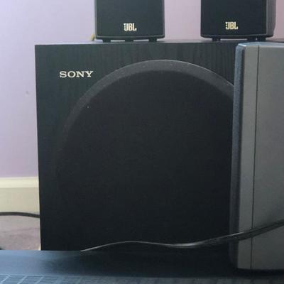 Lot 194- Yamaha Receiver with JBL Speakers