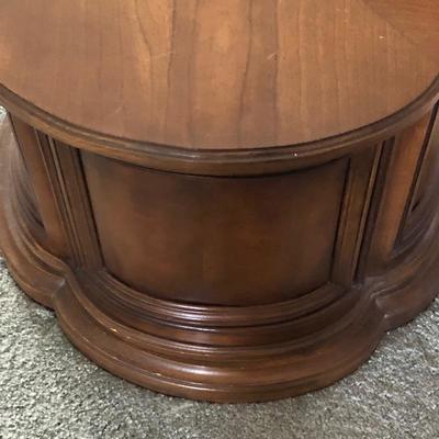 Lot 202 - End Table & Lamp