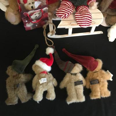 Lot 204 - The Boyds Collection Christmas Bears and Other Animals