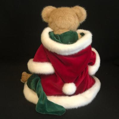 Lot 204 - The Boyds Collection Christmas Bears and Other Animals
