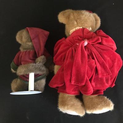 Lot 204 - The Boyds Collection Christmas Bears and Other Animals