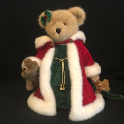 Lot 204 - The Boyds Collection Christmas Bears and Other Animals