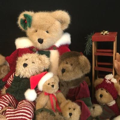 Lot 204 - The Boyds Collection Christmas Bears and Other Animals