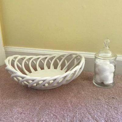 Lot 206 - White Vanity Accessories