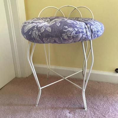 Lot 206 - White Vanity Accessories