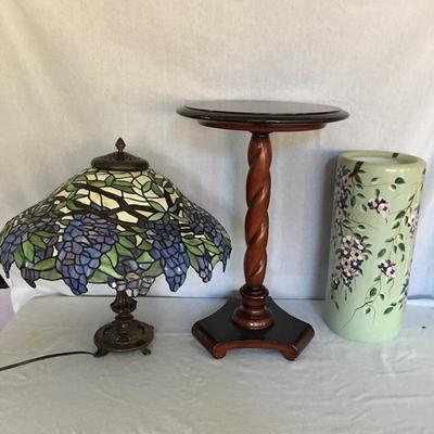  Lot 213 - Tiffany Style Lamp & More