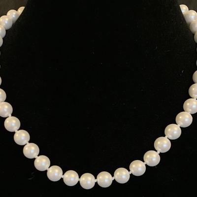 New Faux Pearl Necklace