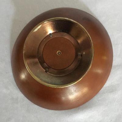 Lot 219 - Wooden Decor