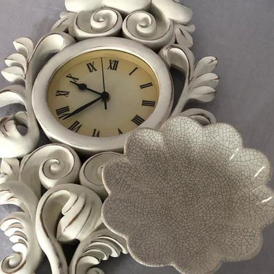 Lot 222- Country Chic Decor