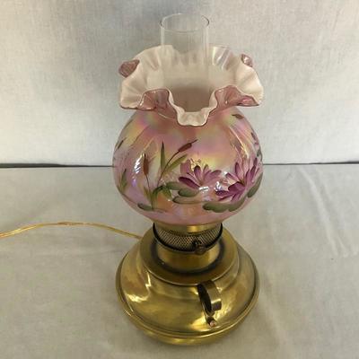 Lot 223 - Fenton Lamp