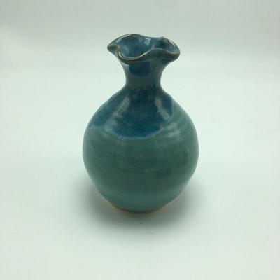 Lot 228 - Pottery Collection