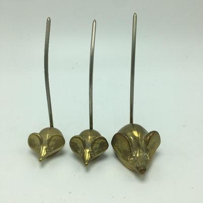 Lot 230 - Batch of Brass 
