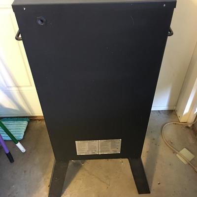 Lot 238 - Electric Smoker By Masterbuilt