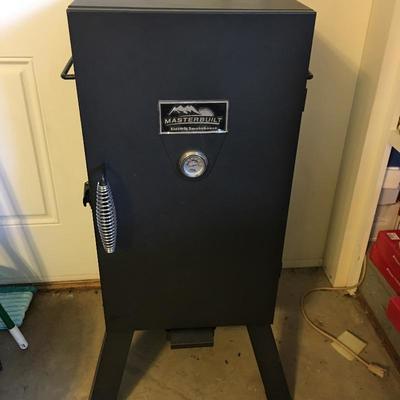 Lot 238 - Electric Smoker By Masterbuilt