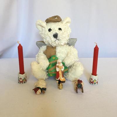 Lot 240 - Christmas Decor
