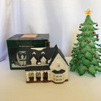 Lot 240 - Christmas Decor