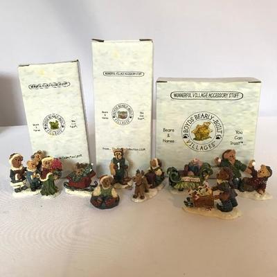 Lot 241 - Boyds Town Kringleâ€™s Village Pieces & More
