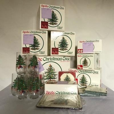 Lot 242 - Spode Christmas Tree Serving Dishes with Ten Glasses