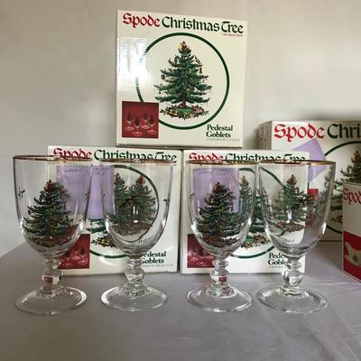 Lot 242 - Spode Christmas Tree Serving Dishes with Ten Glasses