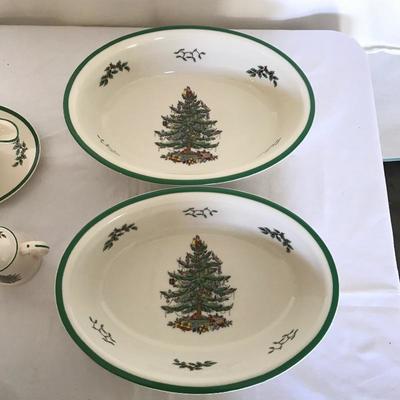 Lot 242 - Spode Christmas Tree Serving Dishes with Ten Glasses