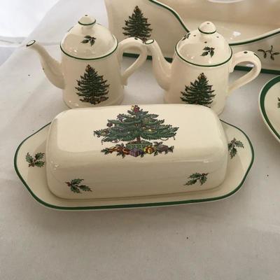 Lot 242 - Spode Christmas Tree Serving Dishes with Ten Glasses