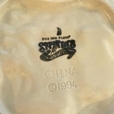 Lot 243 - Nikko Christmas Dinnerware with Fitz and Floyd Cookie Plate
