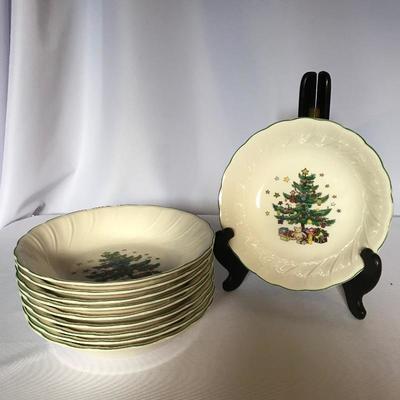 Lot 243 - Nikko Christmas Dinnerware with Fitz and Floyd Cookie Plate