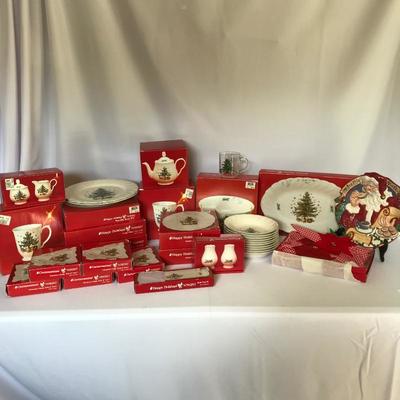 Lot 243 - Nikko Christmas Dinnerware with Fitz and Floyd Cookie Plate