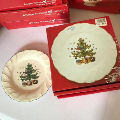 Lot 243 - Nikko Christmas Dinnerware with Fitz and Floyd Cookie Plate