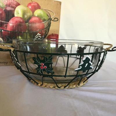 Lot 245 - Christmas Serving and Decor