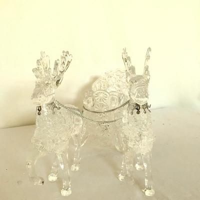 Lot 245 - Christmas Serving and Decor