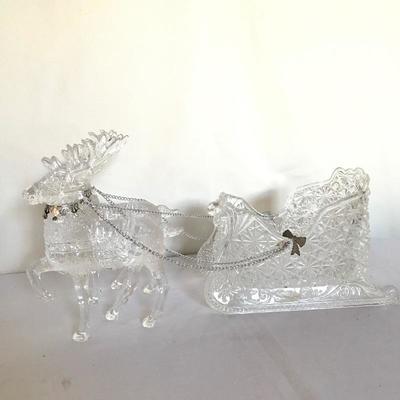 Lot 245 - Christmas Serving and Decor