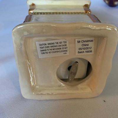 Lot 246 - Mr. Christmas Music Box Collection