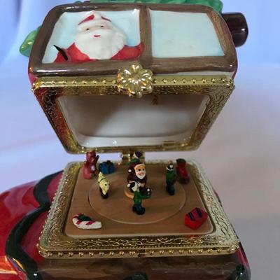Lot 246 - Mr. Christmas Music Box Collection