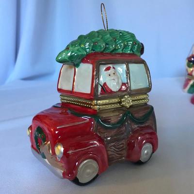 Lot 246 - Mr. Christmas Music Box Collection