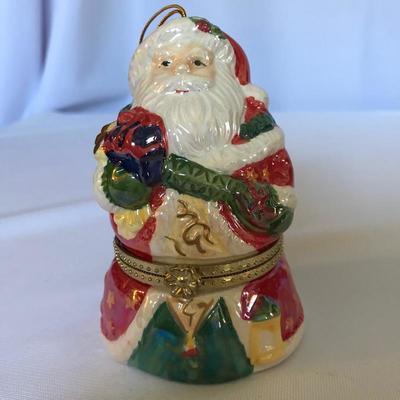Lot 246 - Mr. Christmas Music Box Collection