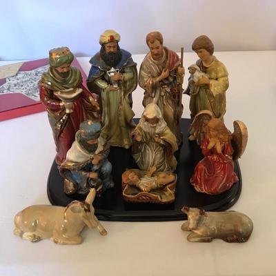 Lot 247 - Vintage Nativity, Books & More