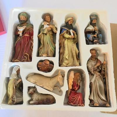 Lot 247 - Vintage Nativity, Books & More